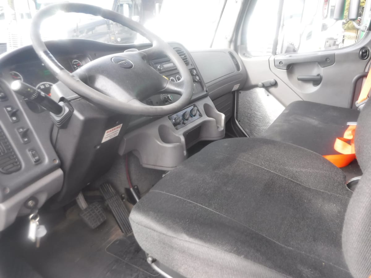 2016 Freightliner/Mercedes M2 106 657415