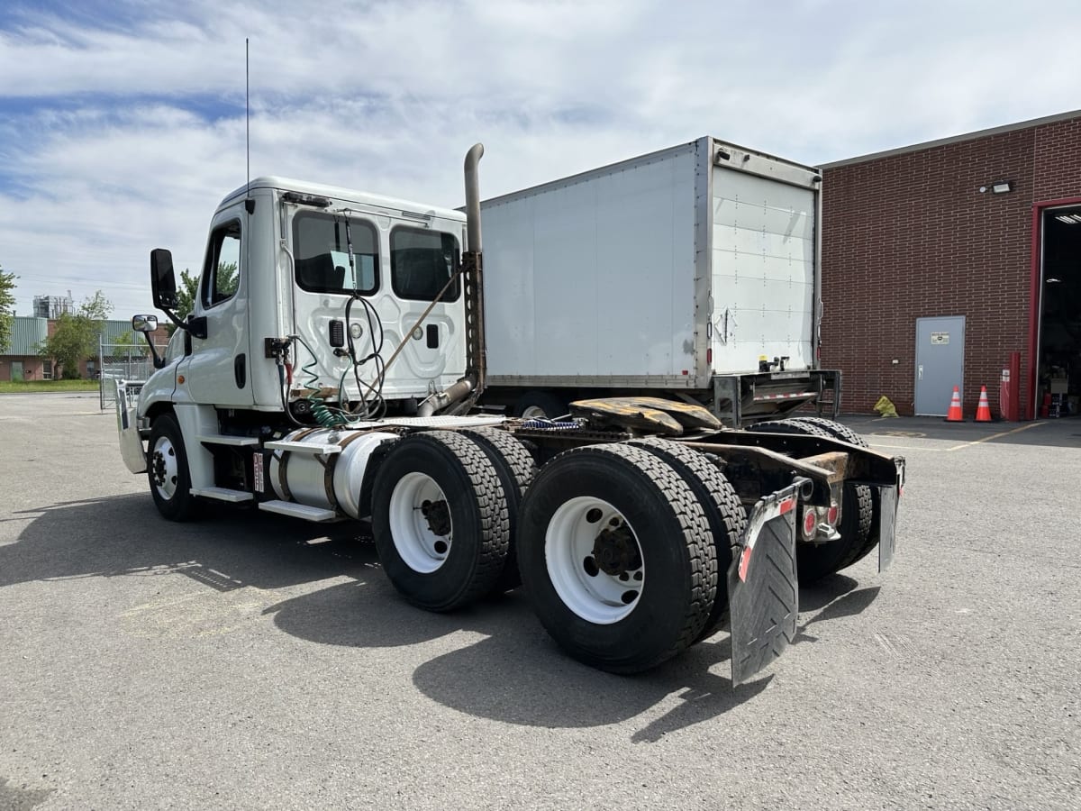 2016 Freightliner/Mercedes CASCADIA 125 657439