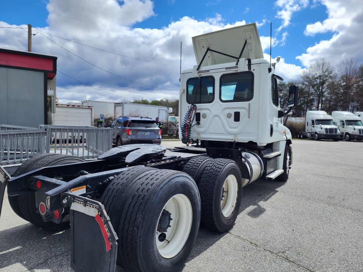 2016 Freightliner/Mercedes CASCADIA 125 657546