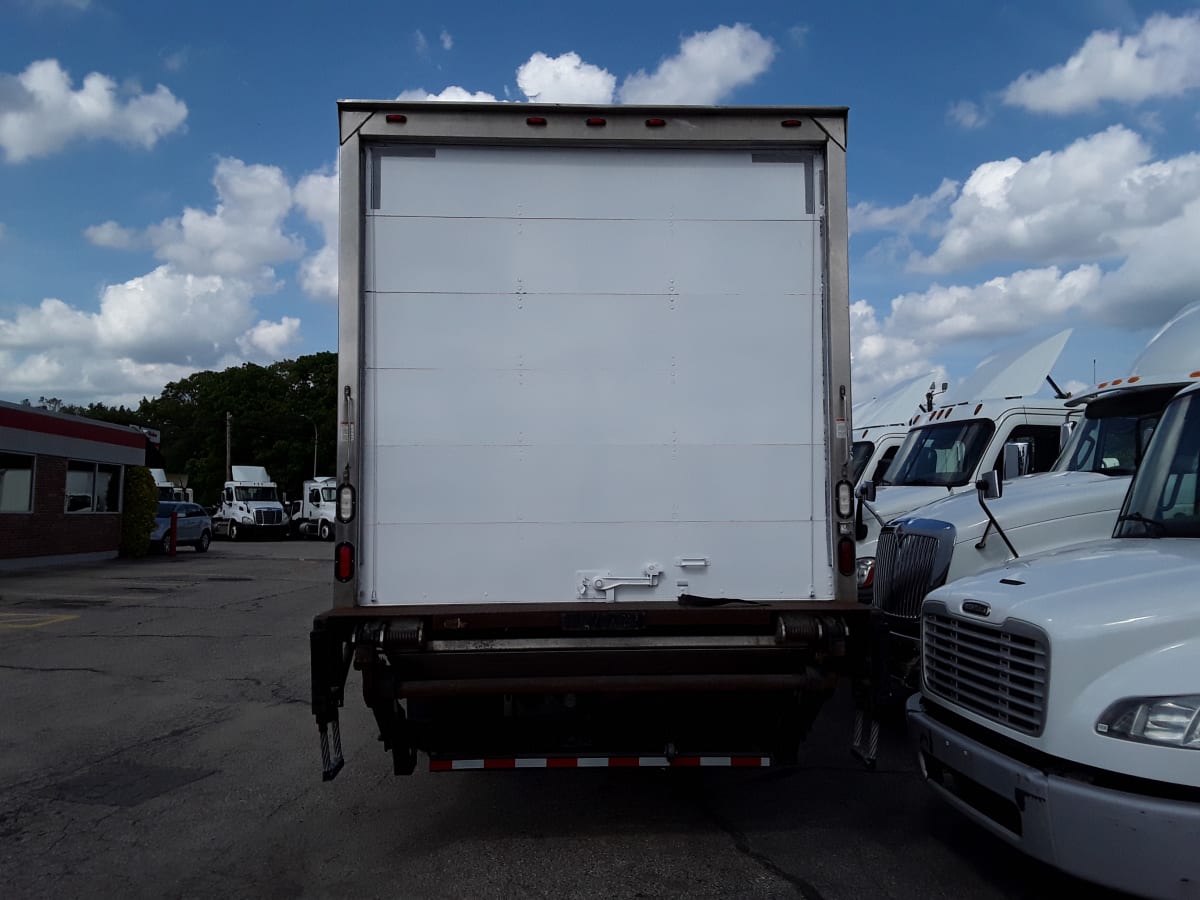 2016 Freightliner/Mercedes M2 106 657573