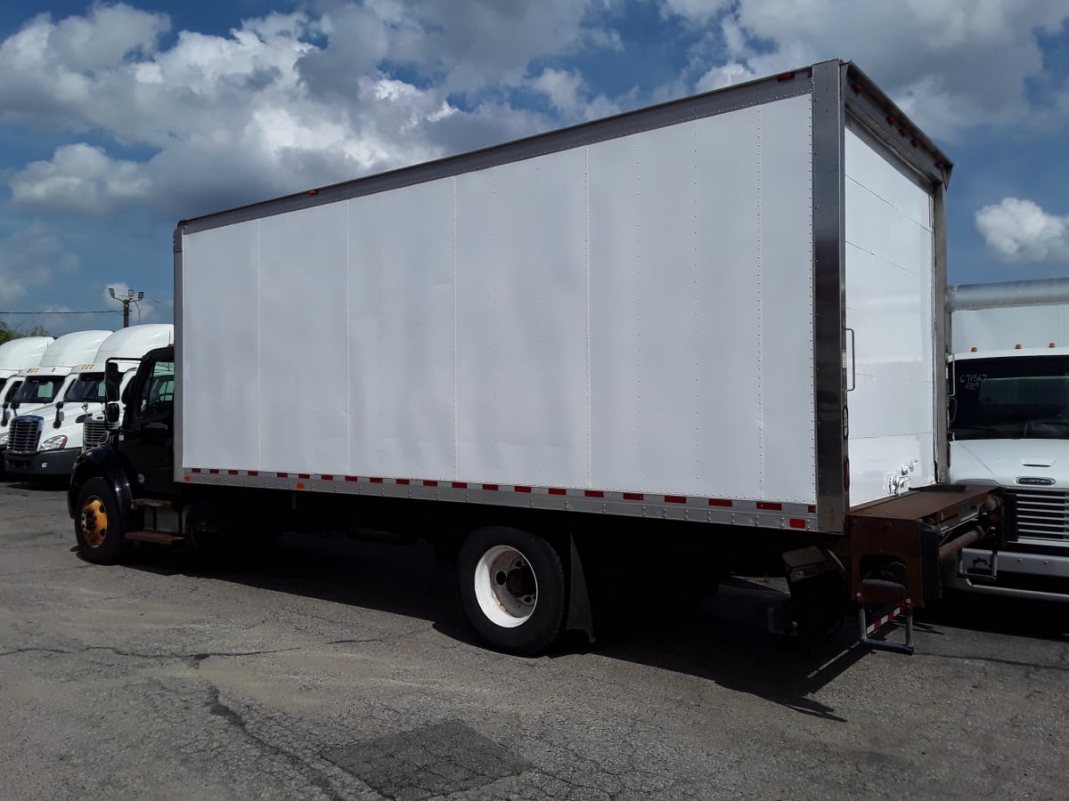 2016 Freightliner/Mercedes M2 106 657573