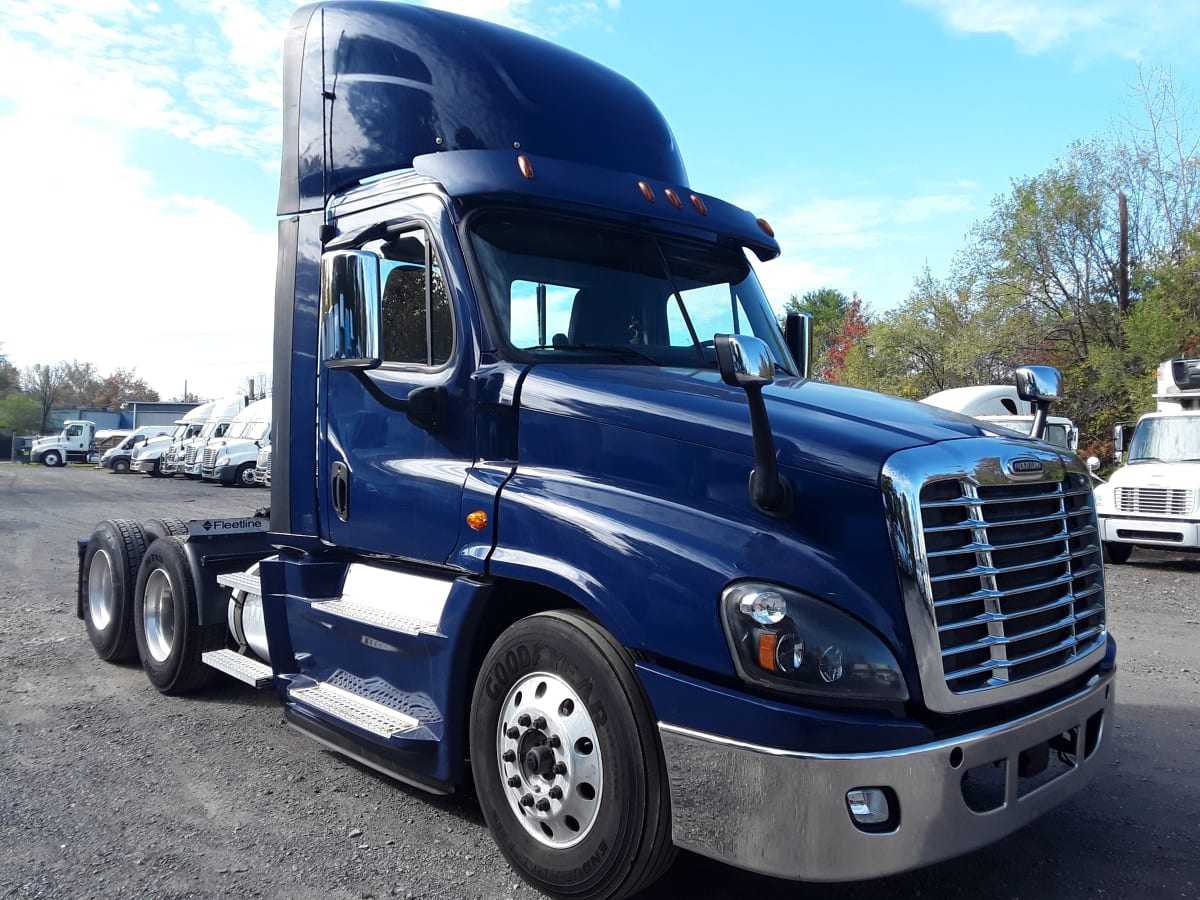 2016 Freightliner/Mercedes CASCADIA 125 657596