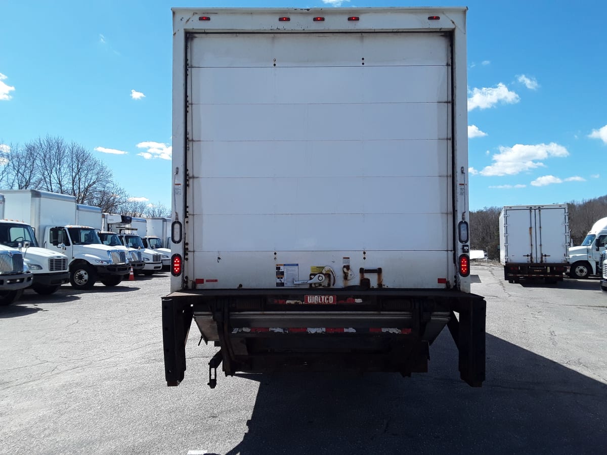 2016 Freightliner/Mercedes M2 106 657695