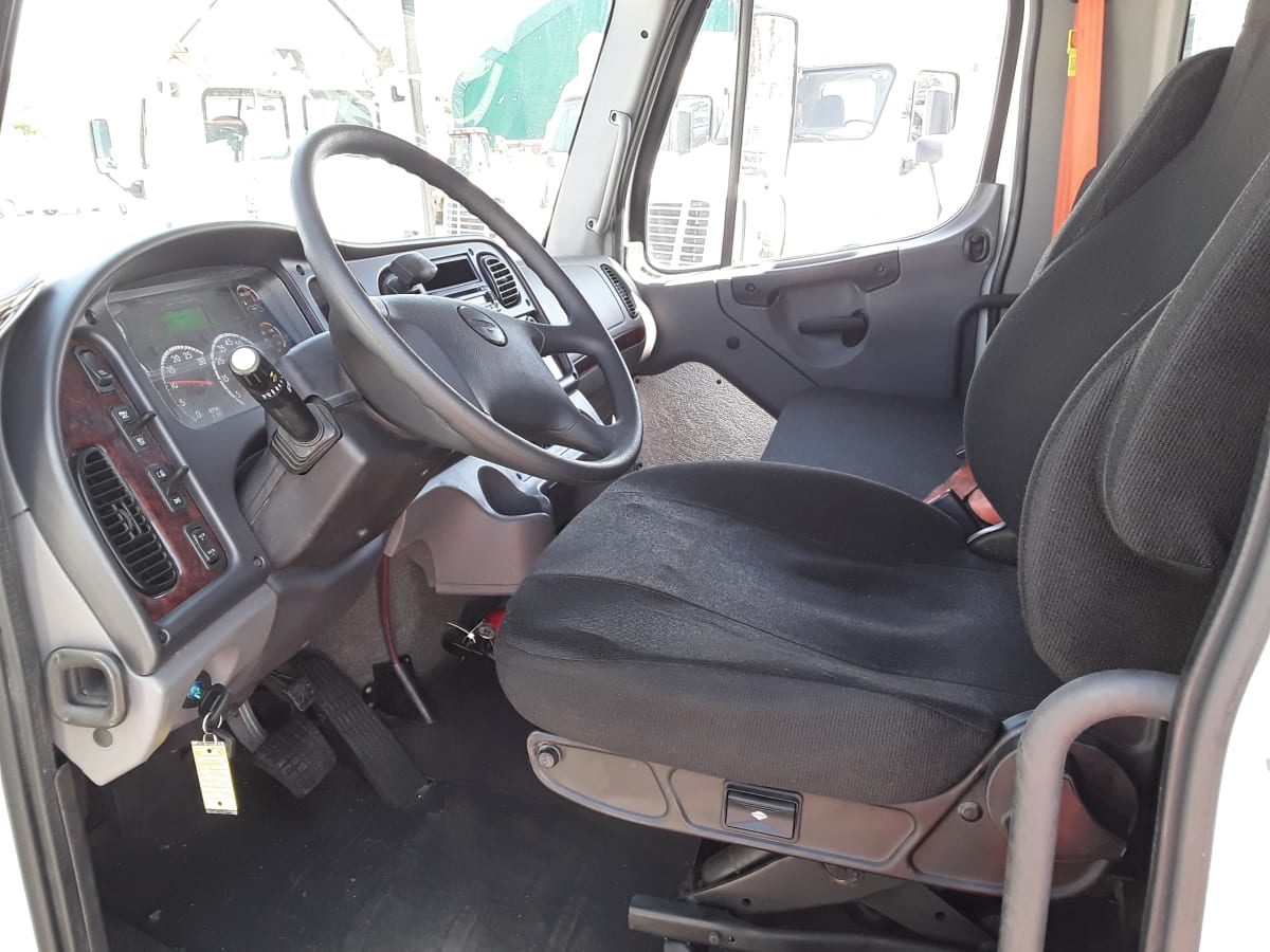 2016 Freightliner/Mercedes M2 106 657696