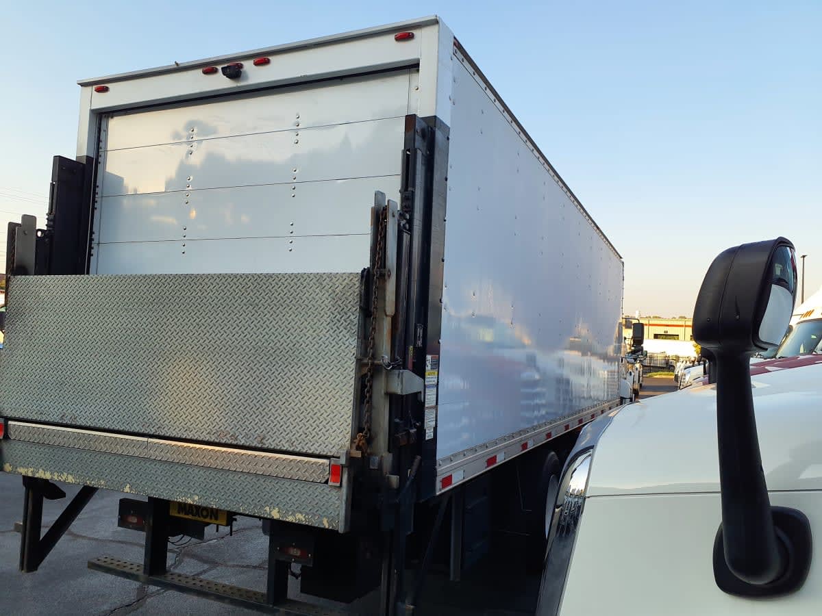 2016 Hino 338 657768