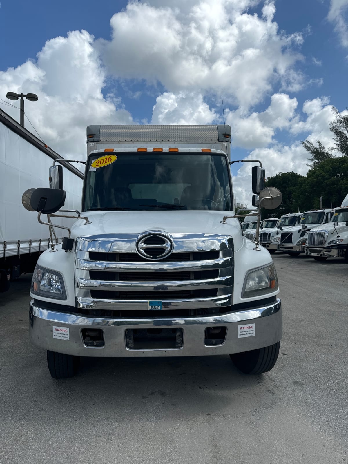 2016 Hino 338 657772