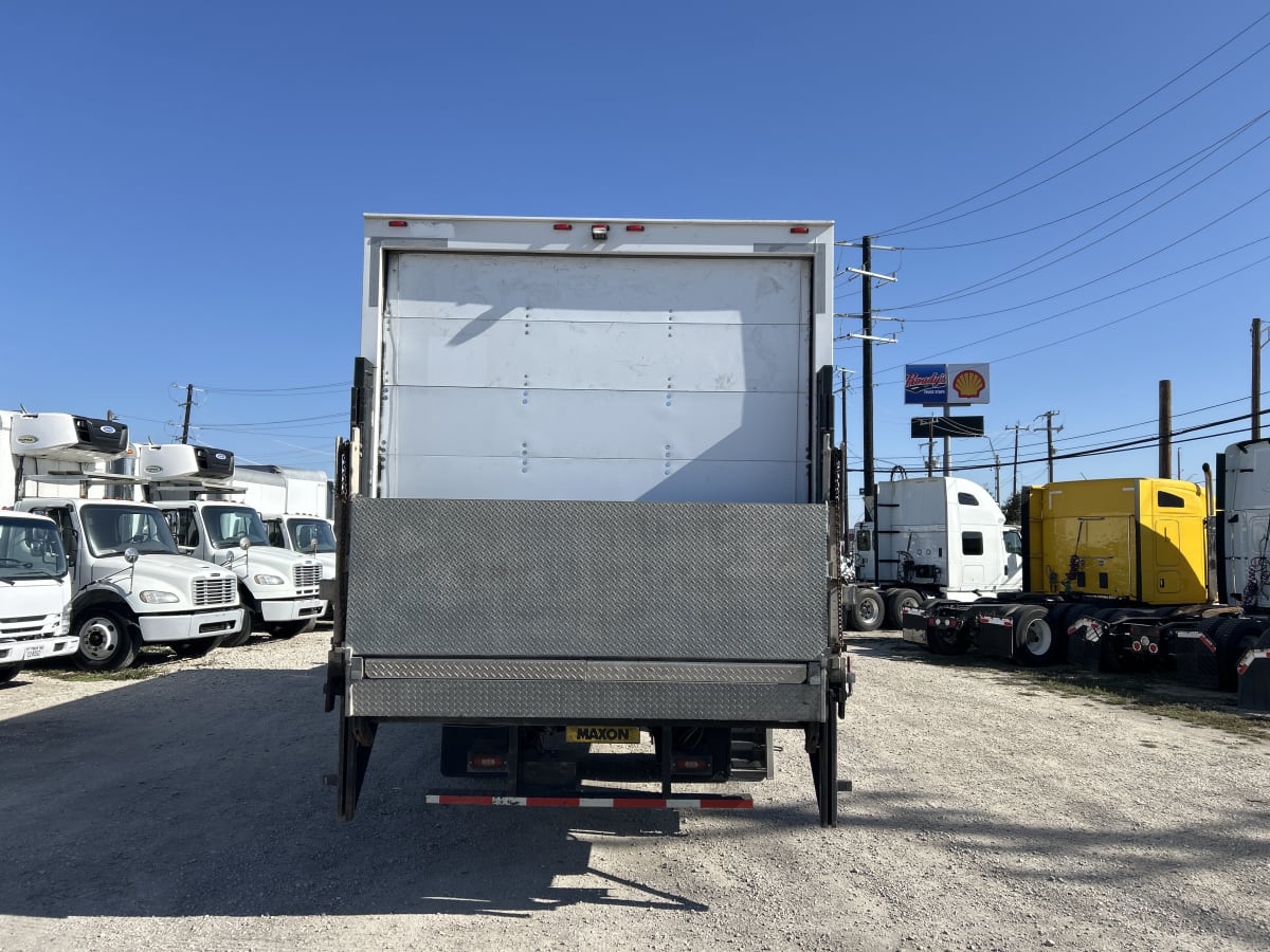 2016 Hino 338 657778