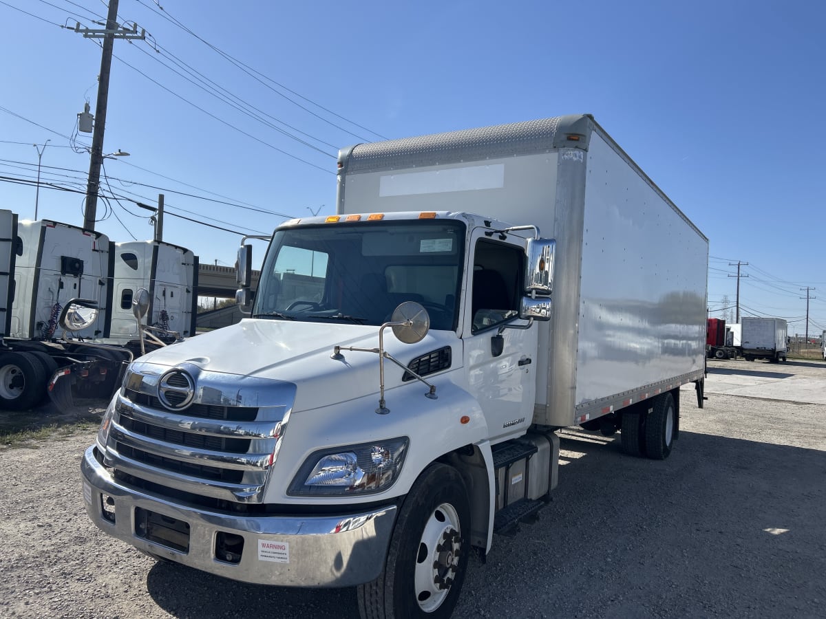 2016 Hino 338 657778