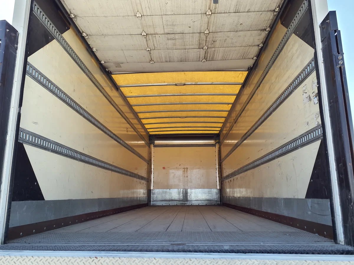 2016 Hino 338 657778