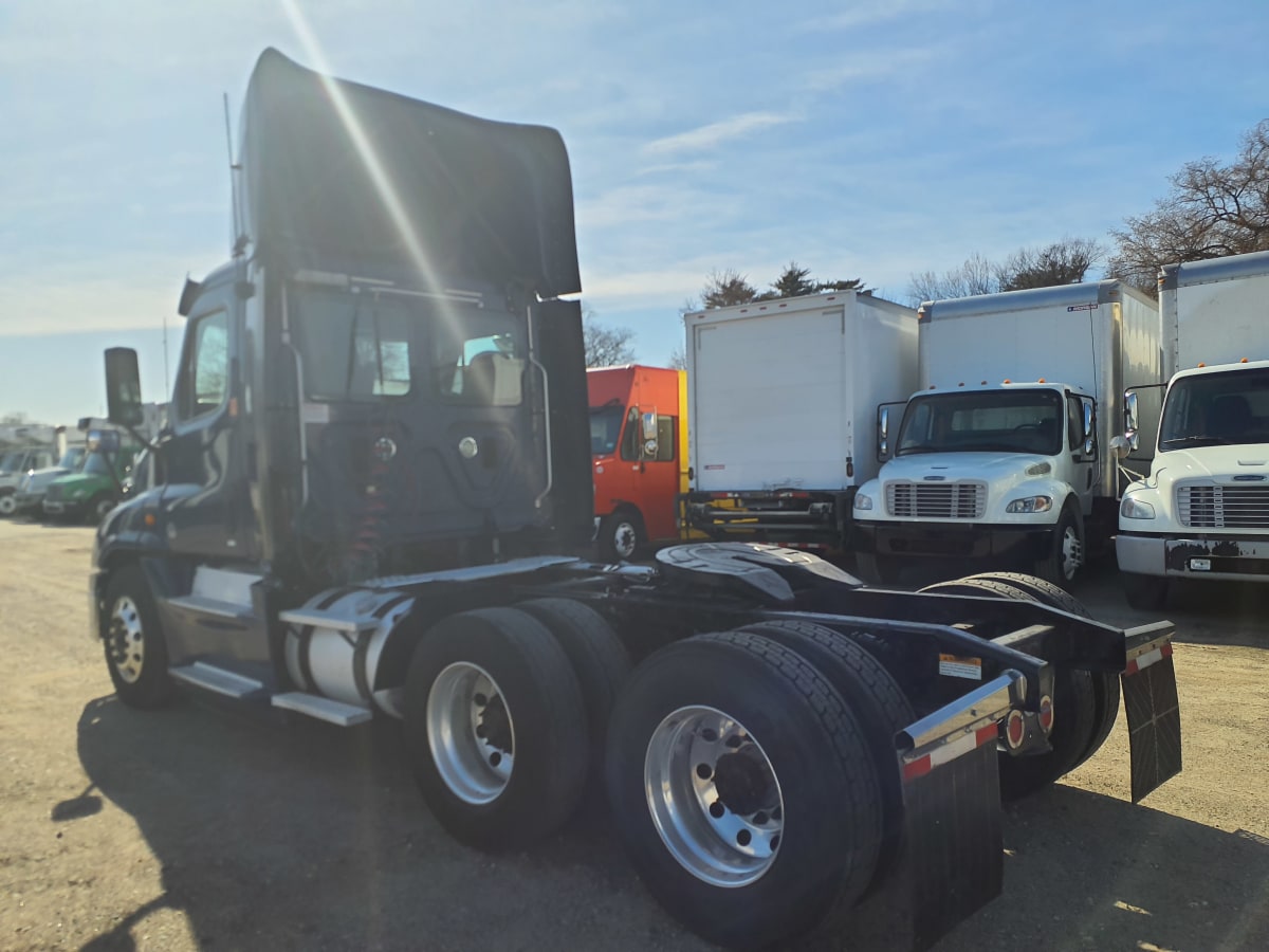 2016 Freightliner/Mercedes CASCADIA 125 657784