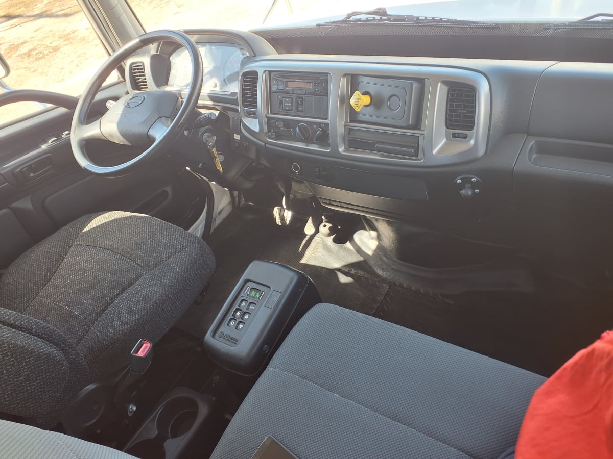 2016 Hino 338 657797