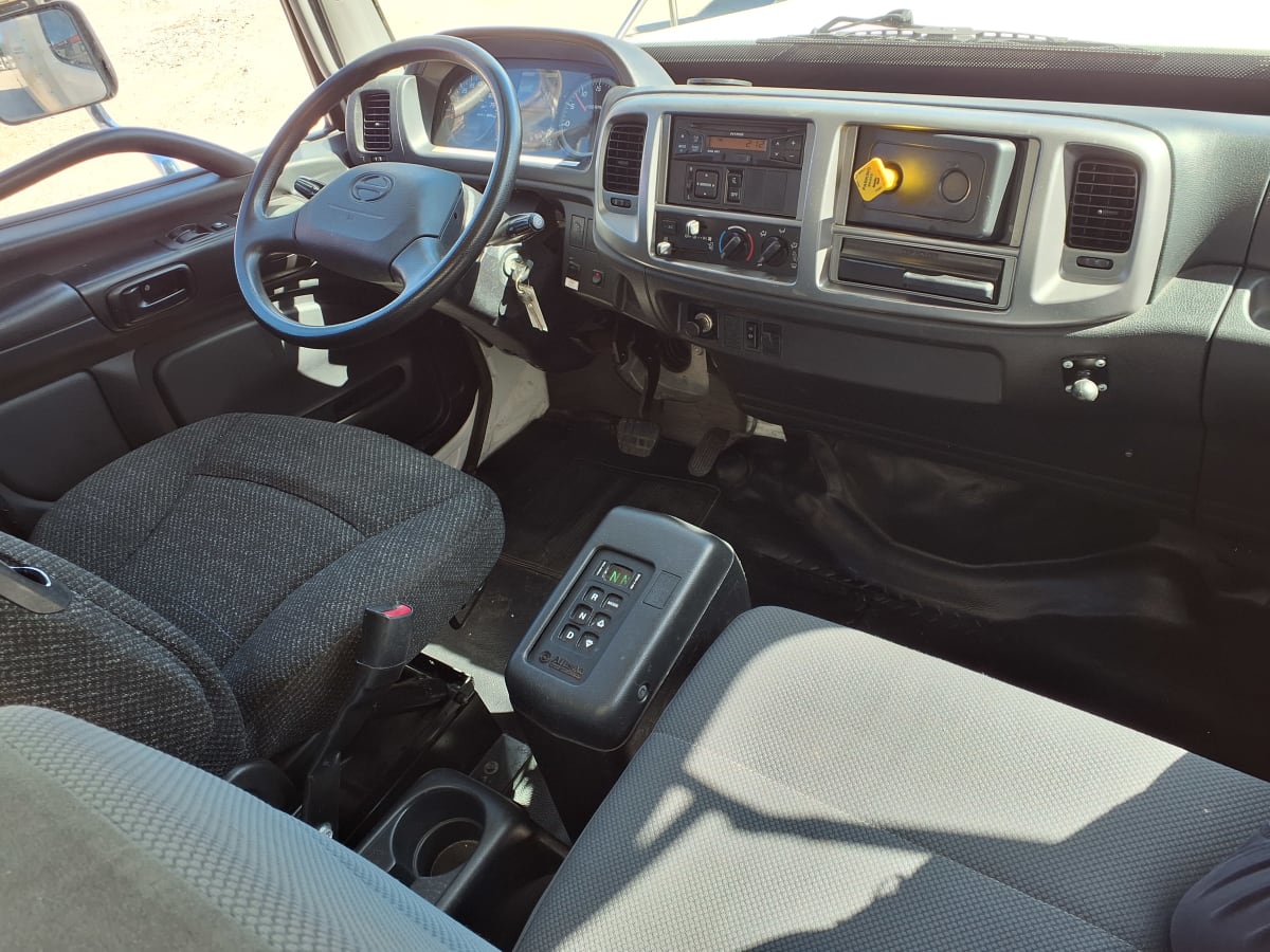 2016 Hino 338 657798