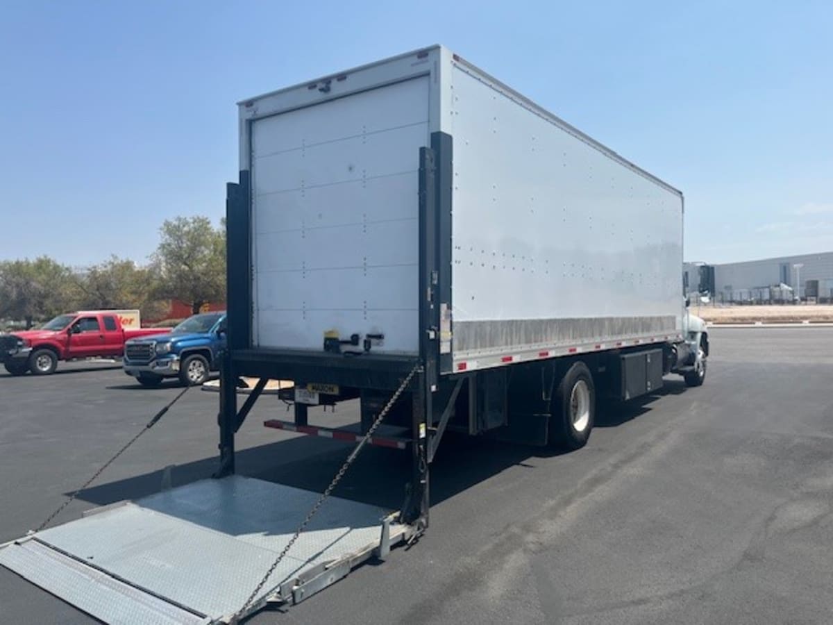 2016 Hino 338 657814