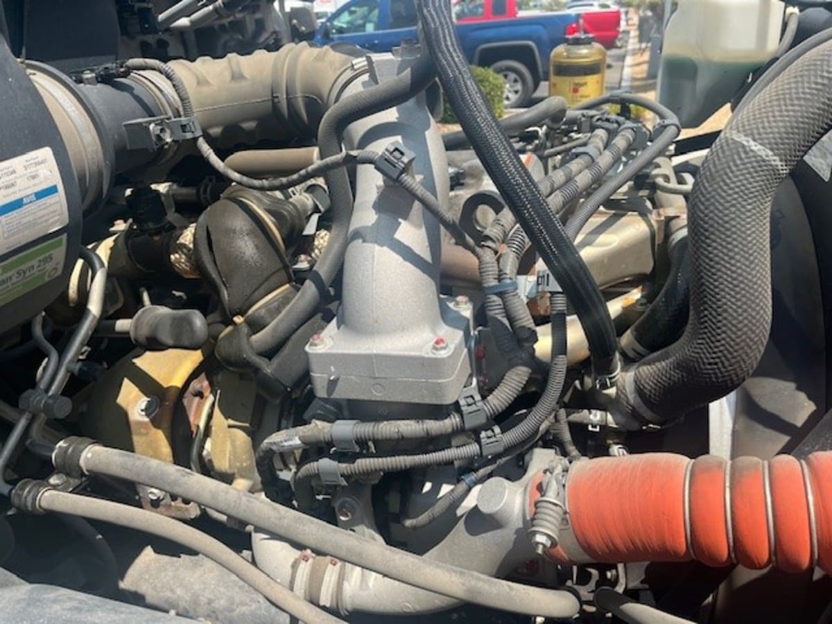 2016 Hino 338 657814