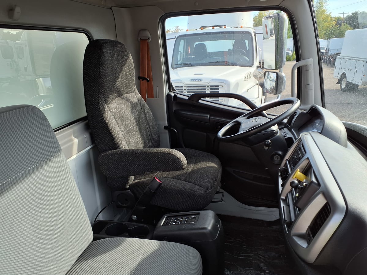 2016 Hino 338 657852