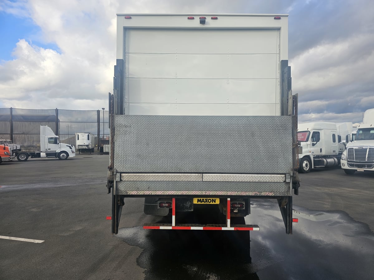 2016 Hino 338 657854