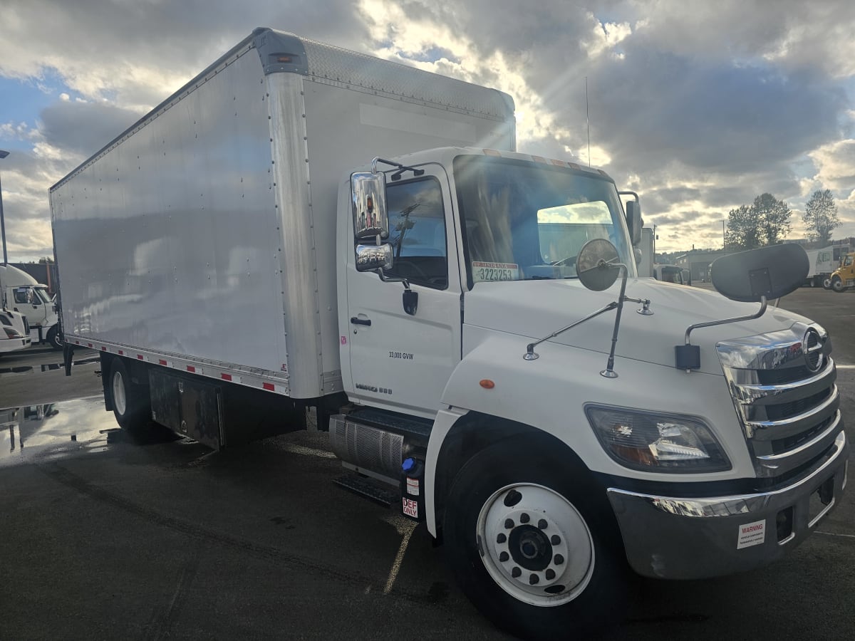 2016 Hino 338 657854
