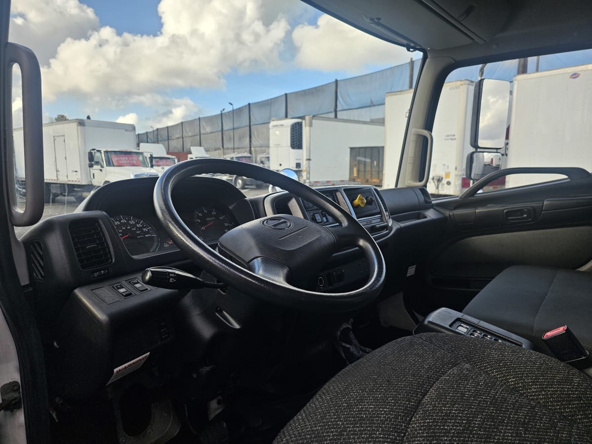 2016 Hino 338 657854