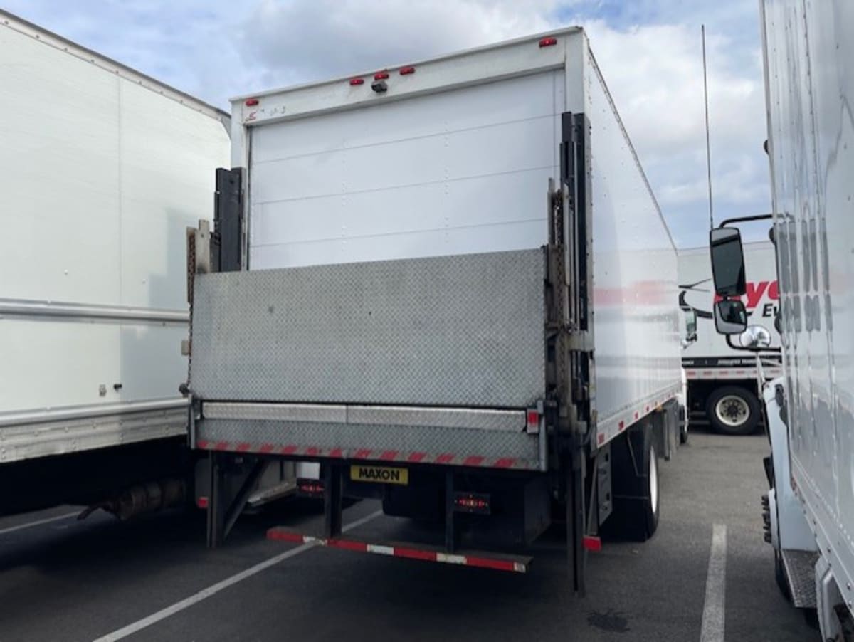 2016 Hino 338 657856