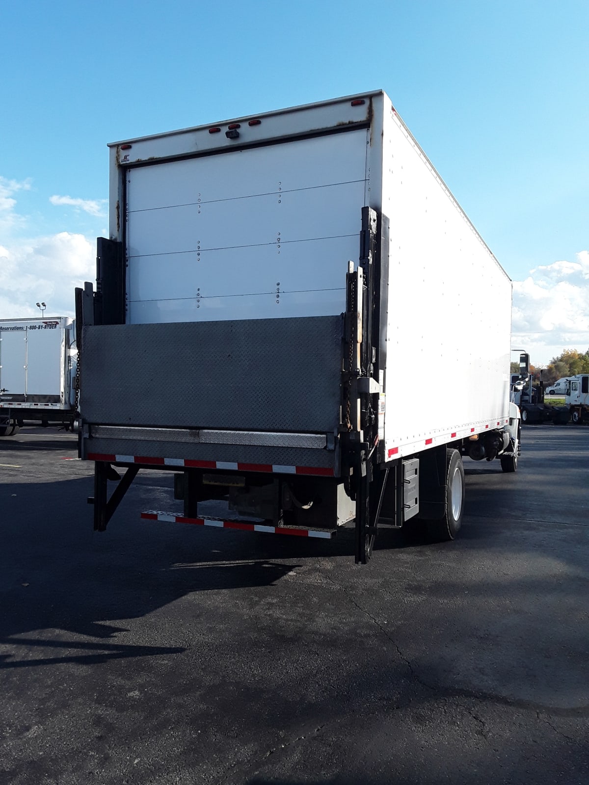 2016 Hino 338 657870