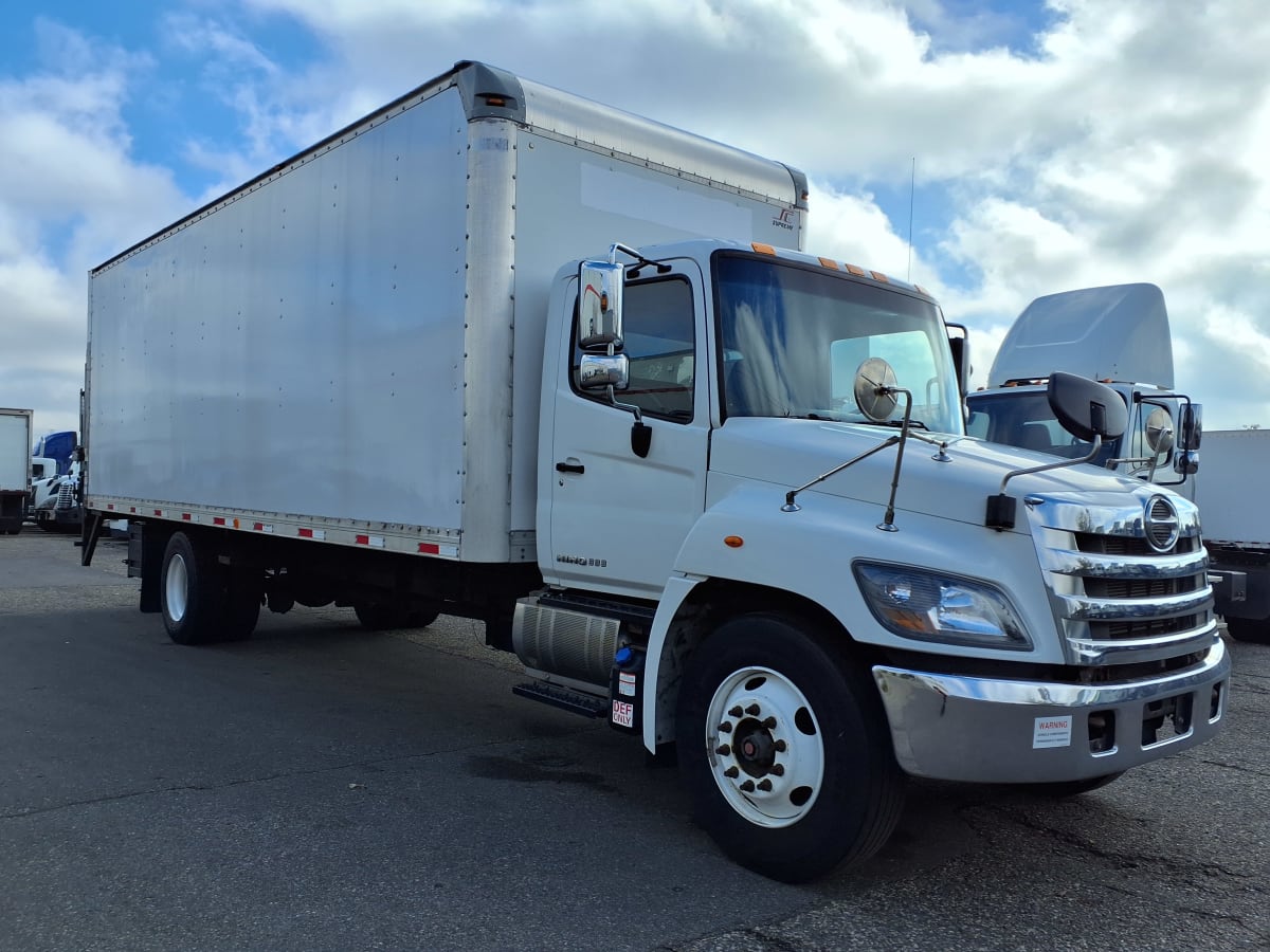 2016 Hino 338 657879