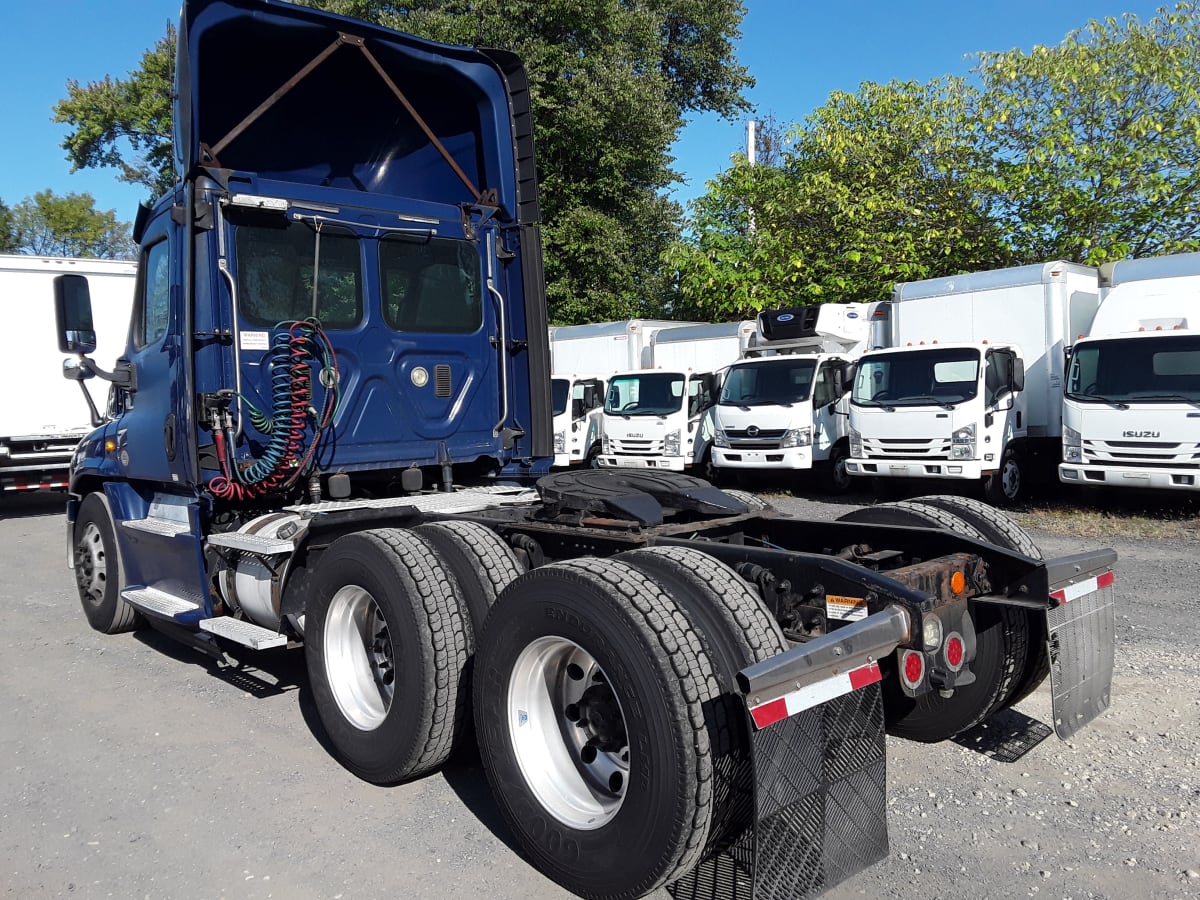 2016 Freightliner/Mercedes CASCADIA 125 657895