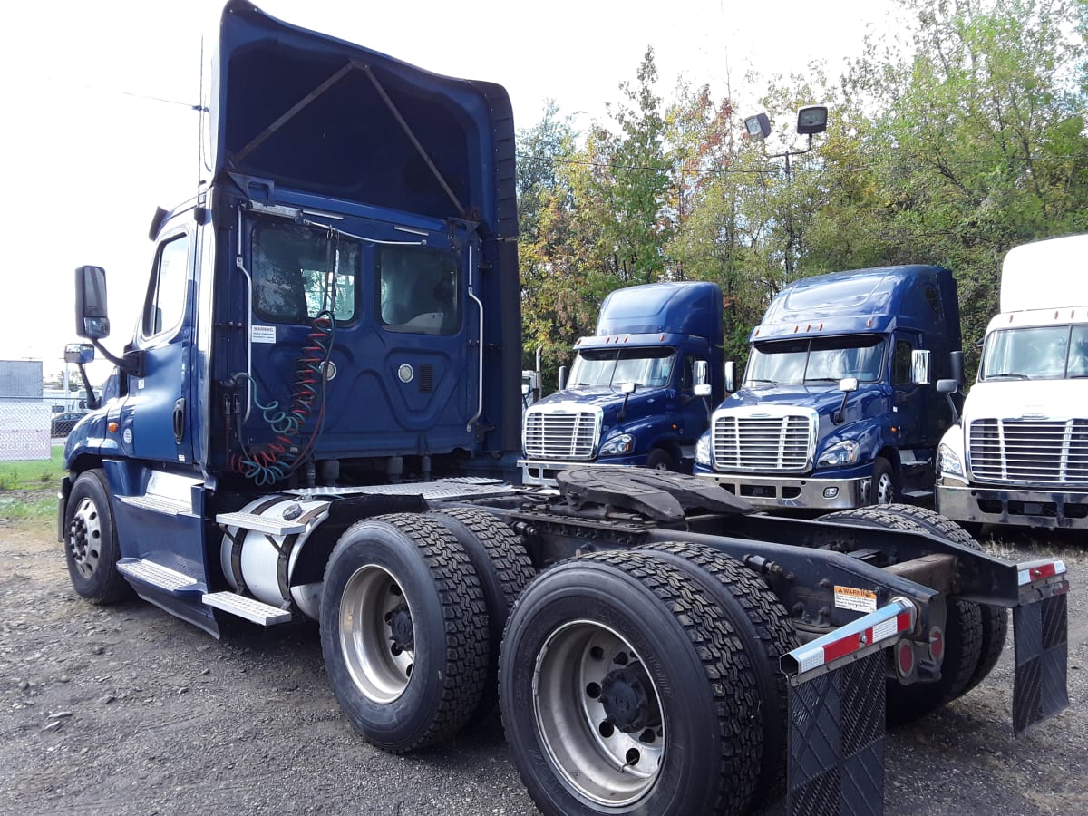 2016 Freightliner/Mercedes CASCADIA 125 657898