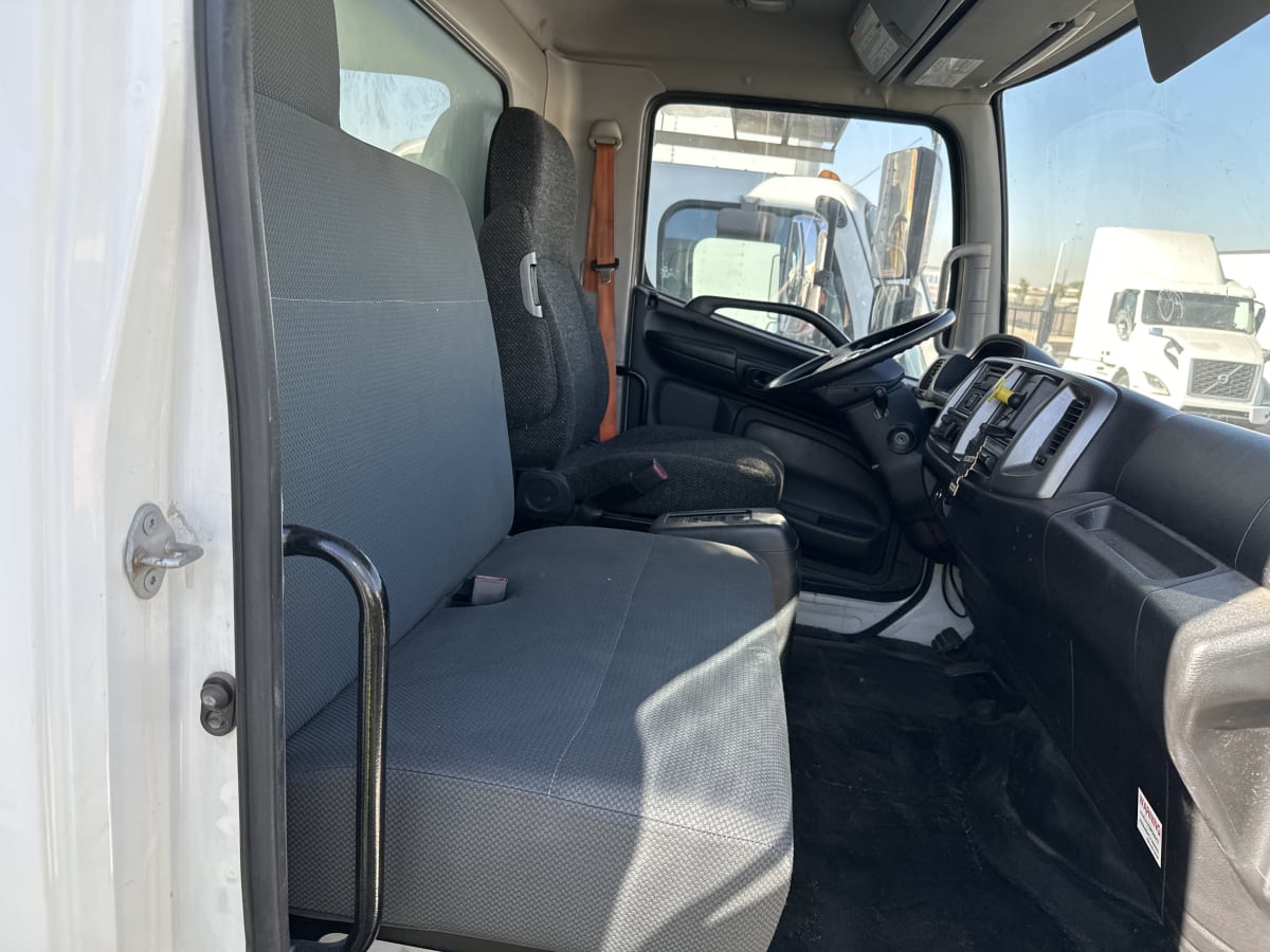 2016 Hino 338 657901