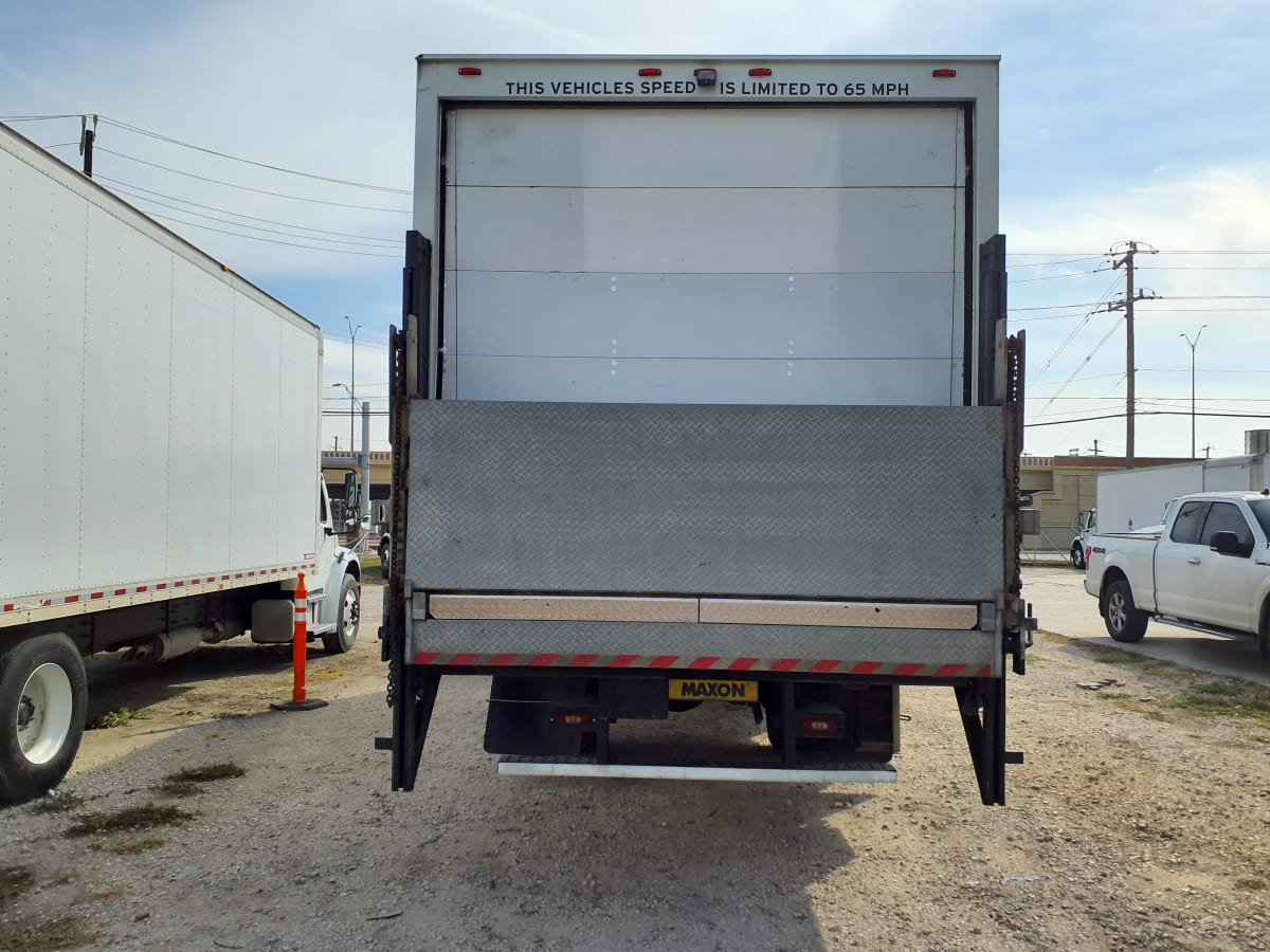 2016 Hino 338 657902