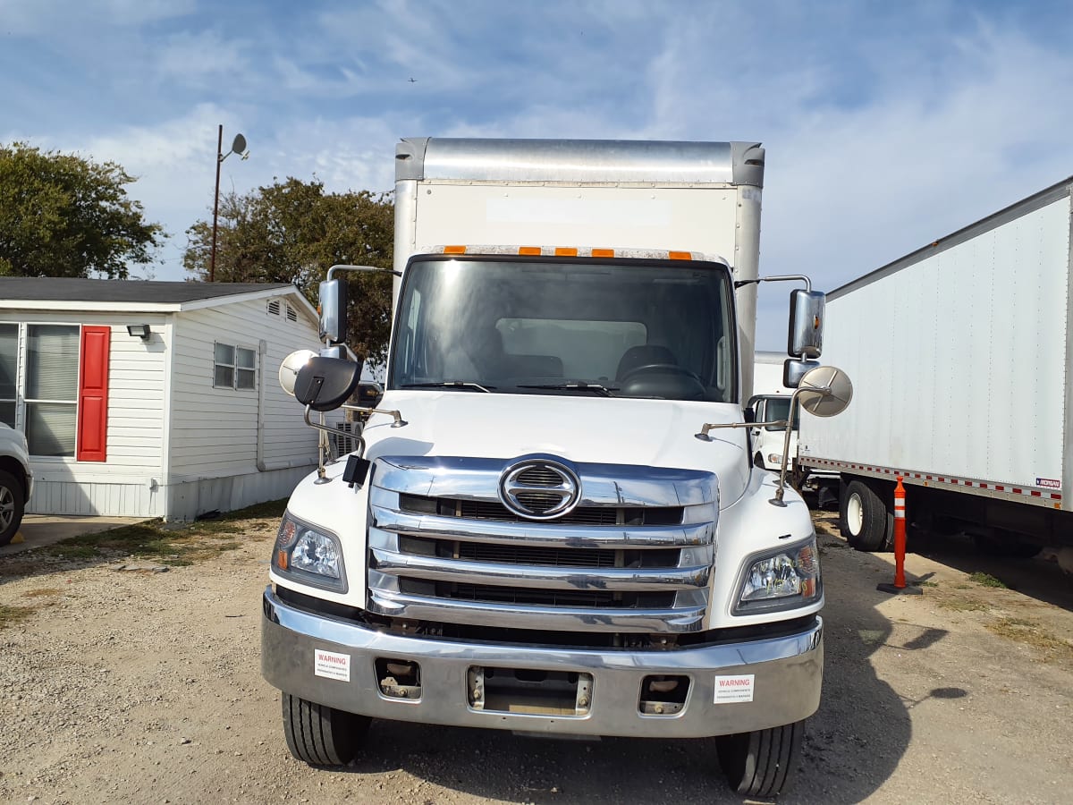 2016 Hino 338 657902