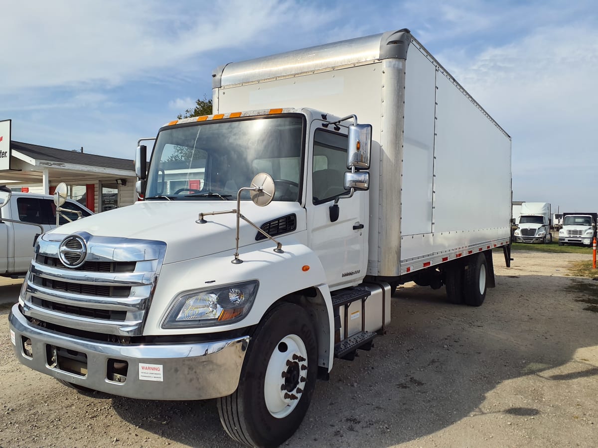 2016 Hino 338 657902