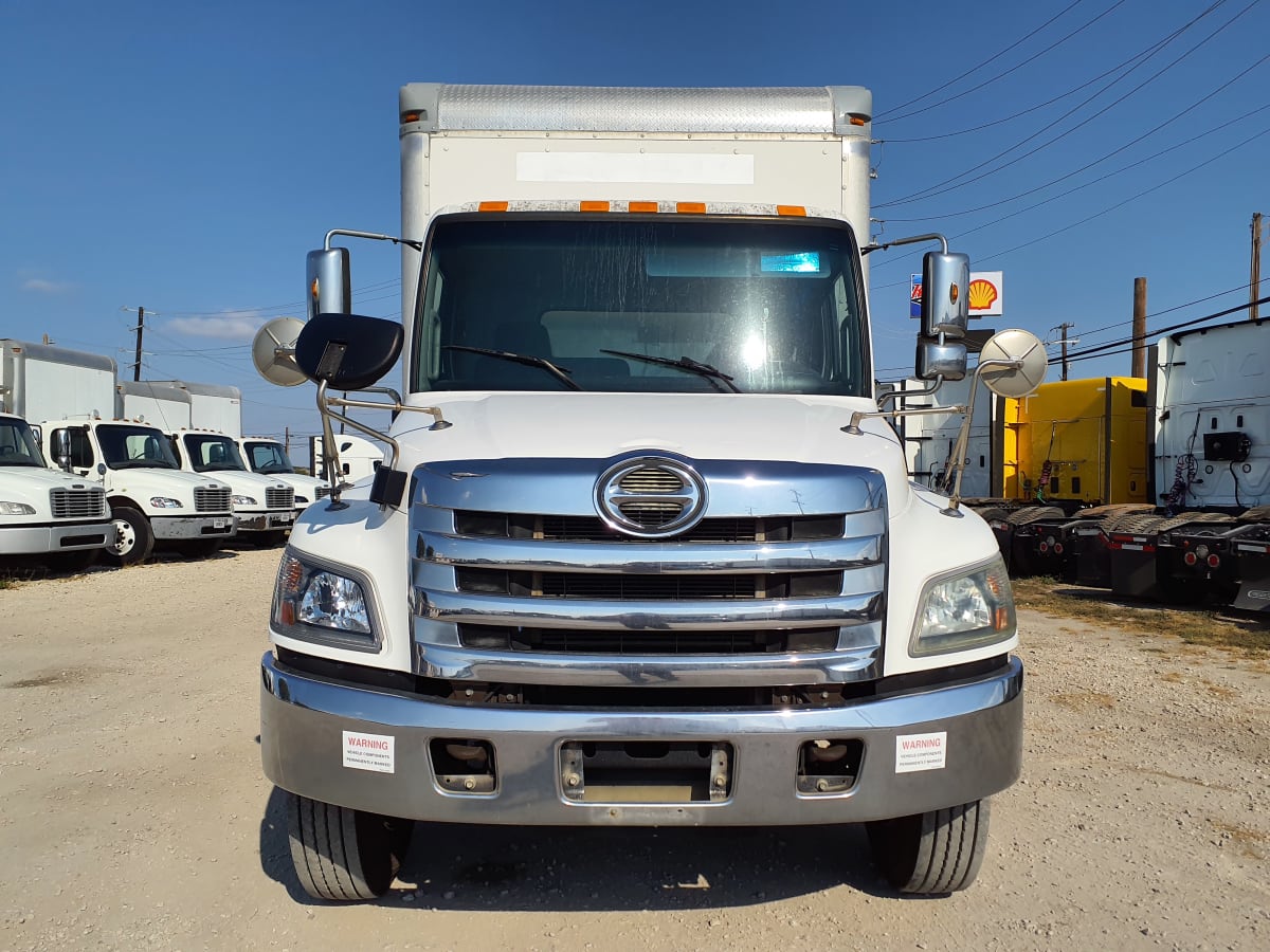 2016 Hino 338 657904