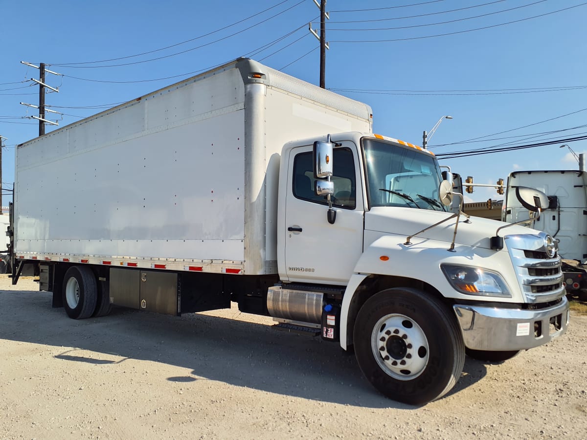 2016 Hino 338 657904