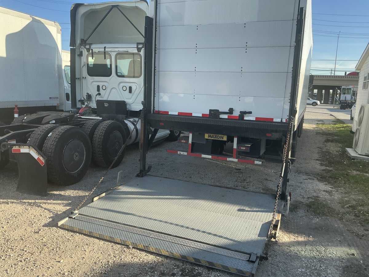 2016 Hino 338 657907