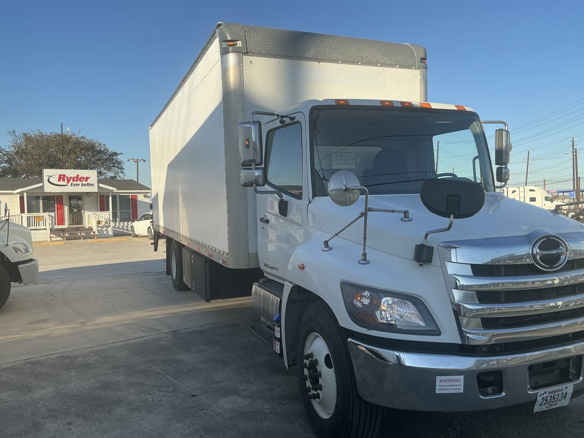2016 Hino 338 657907