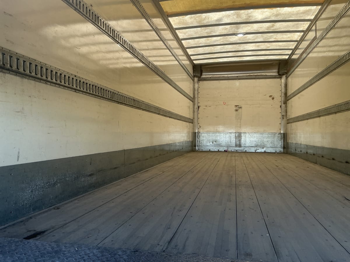 2016 Hino 338 657907