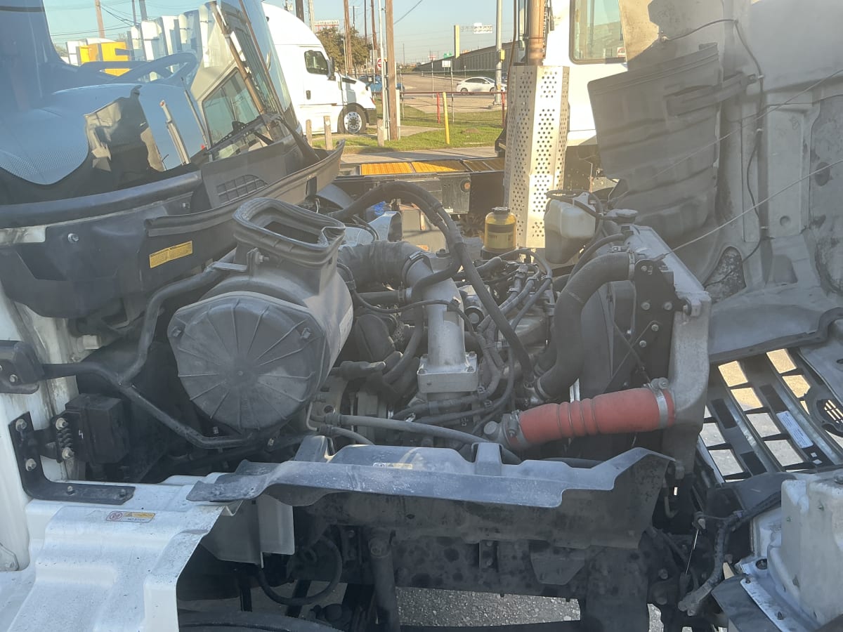 2016 Hino 338 657907