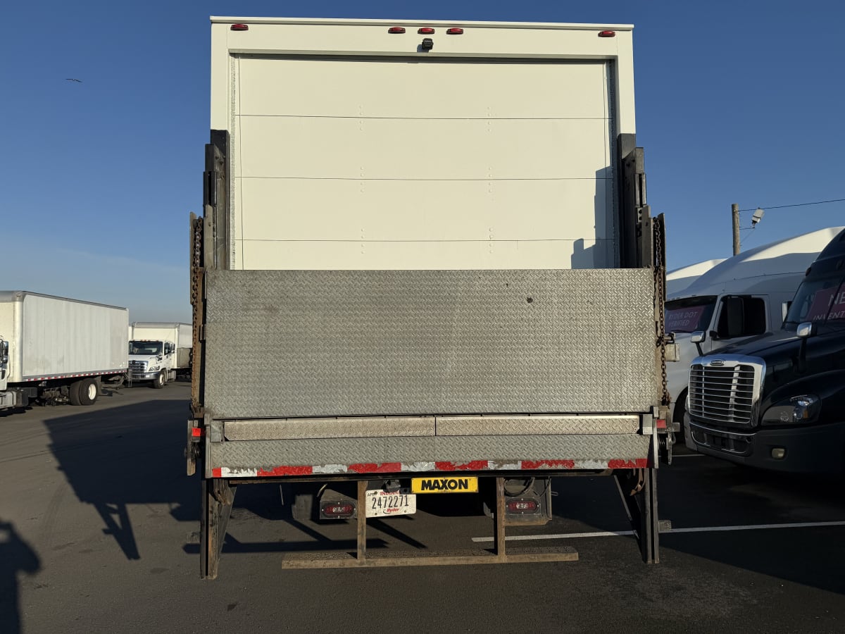 2016 Hino 338 657912