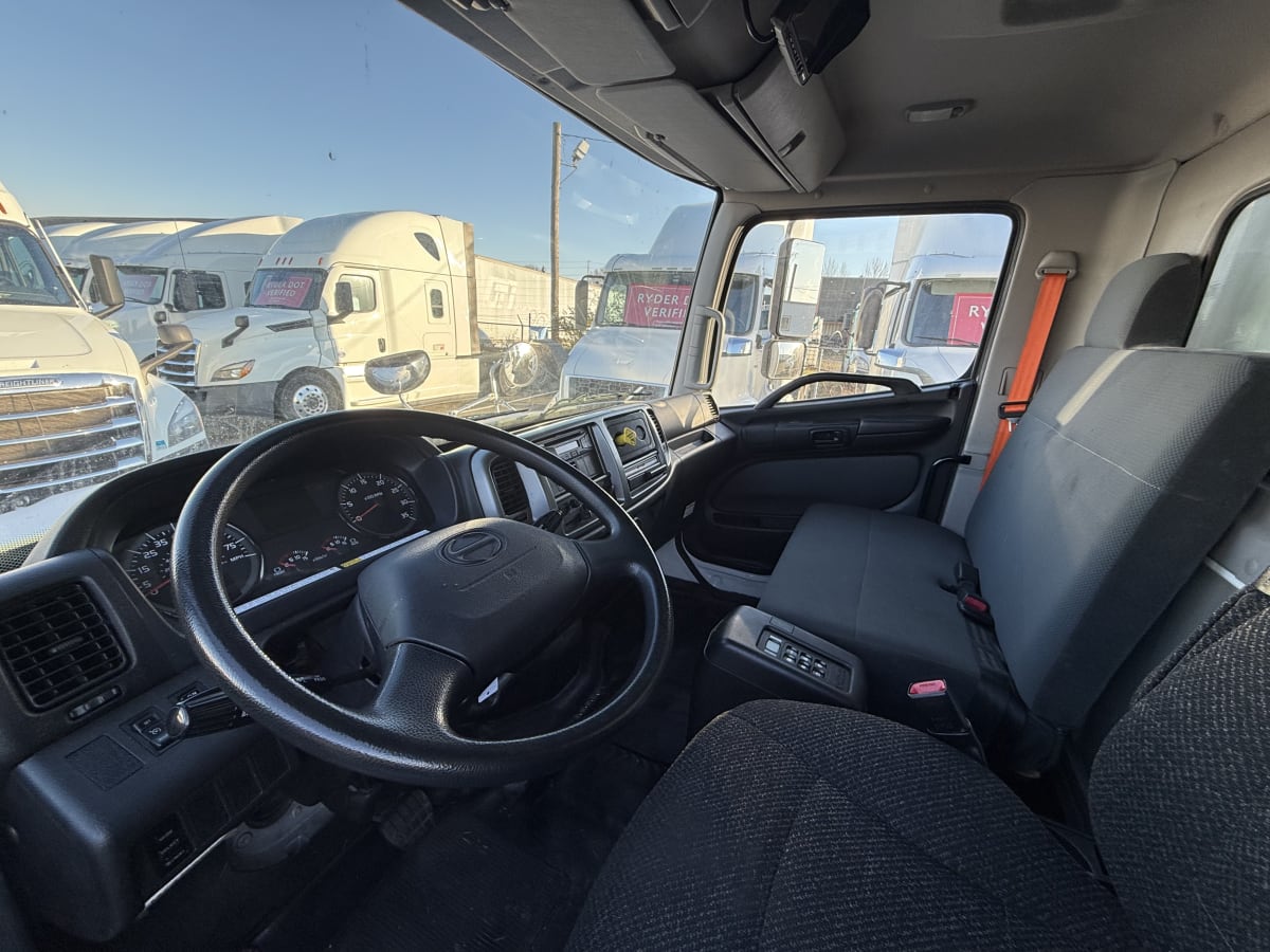 2016 Hino 338 657912