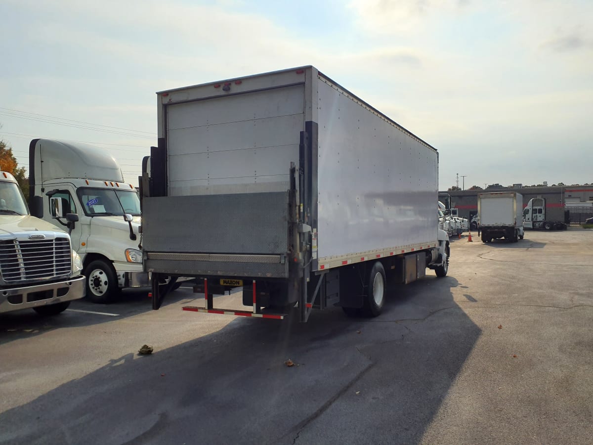 2016 Hino 338 657915