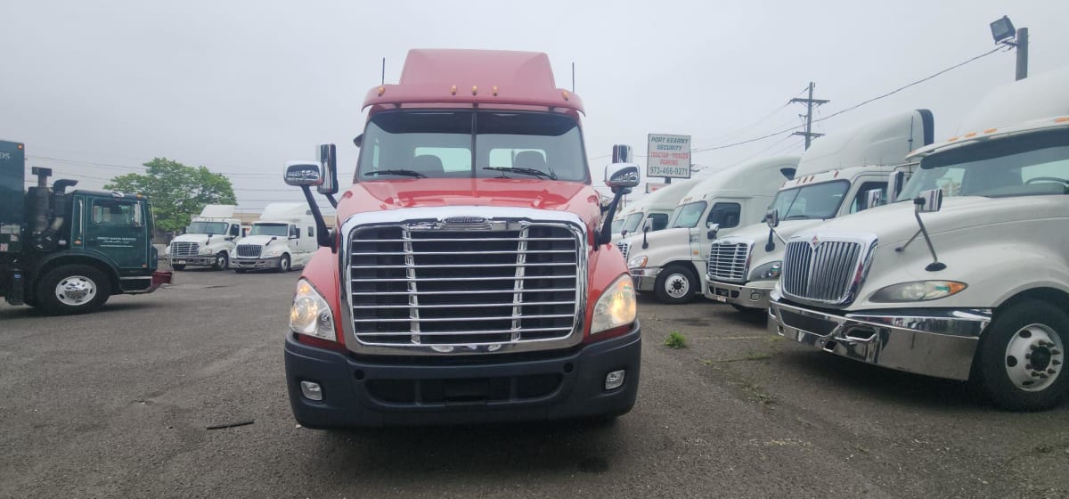 2016 Freightliner/Mercedes CASCADIA 113 657979