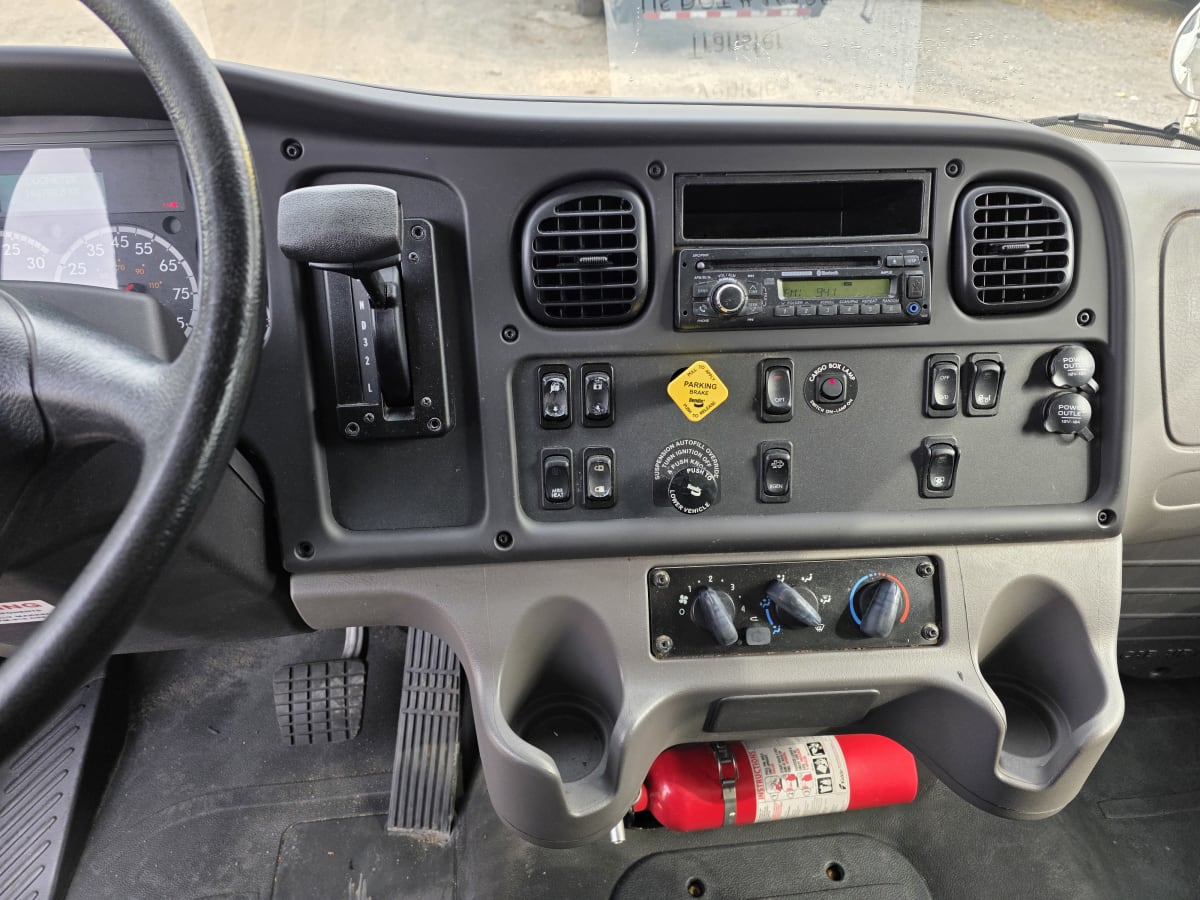2016 Freightliner/Mercedes M2 106 658031