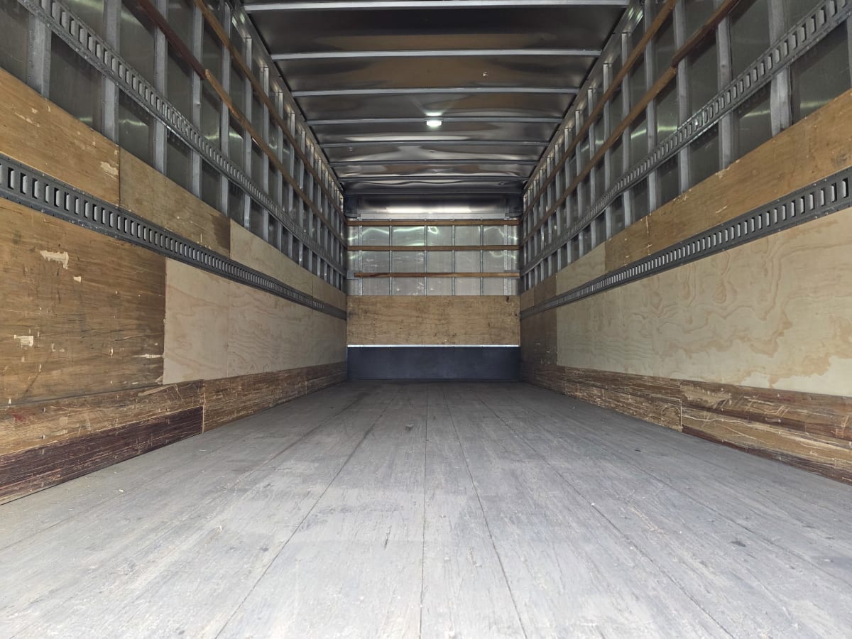 2016 Freightliner/Mercedes M2 106 658031