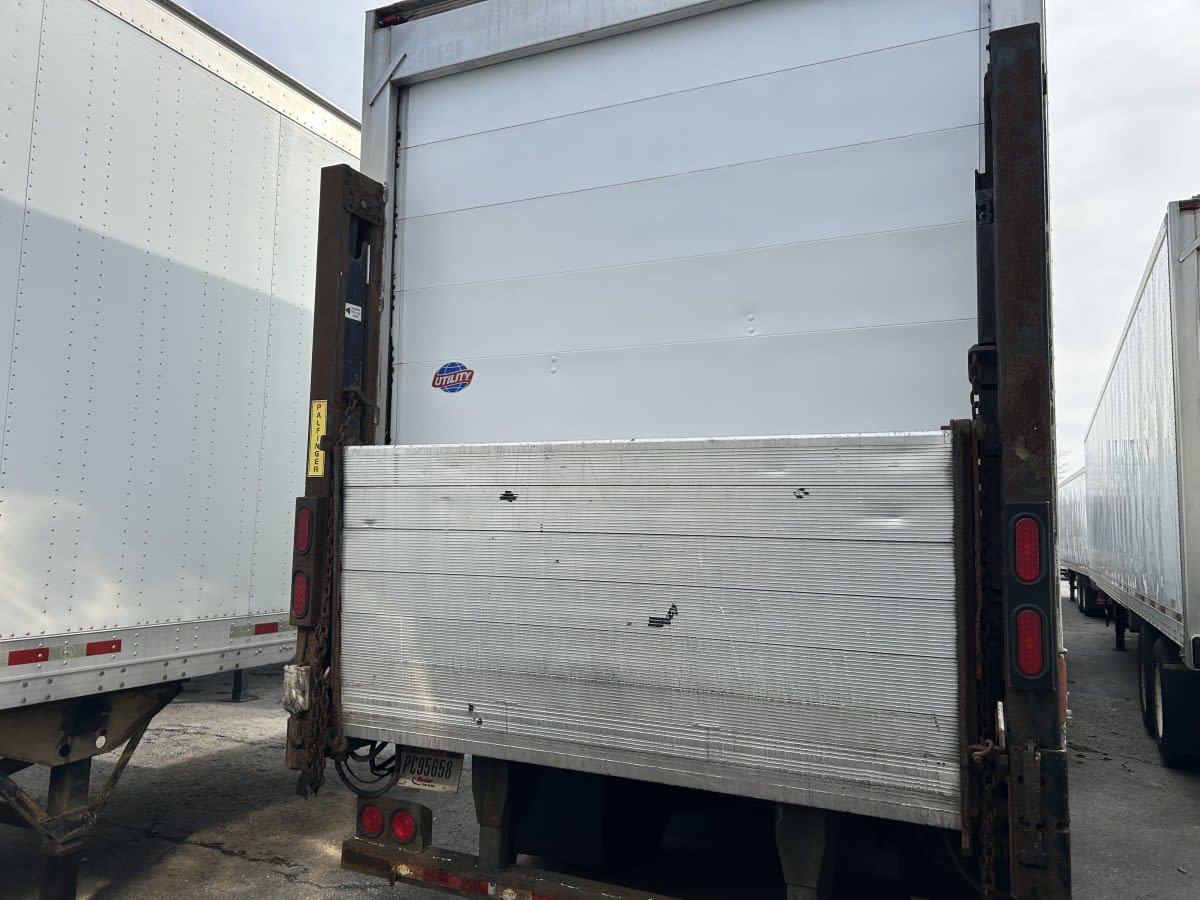 2016 Utility Trailers VS2RA 48/162/102 658069