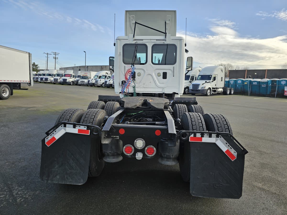 2016 Freightliner/Mercedes CASCADIA 125 658108
