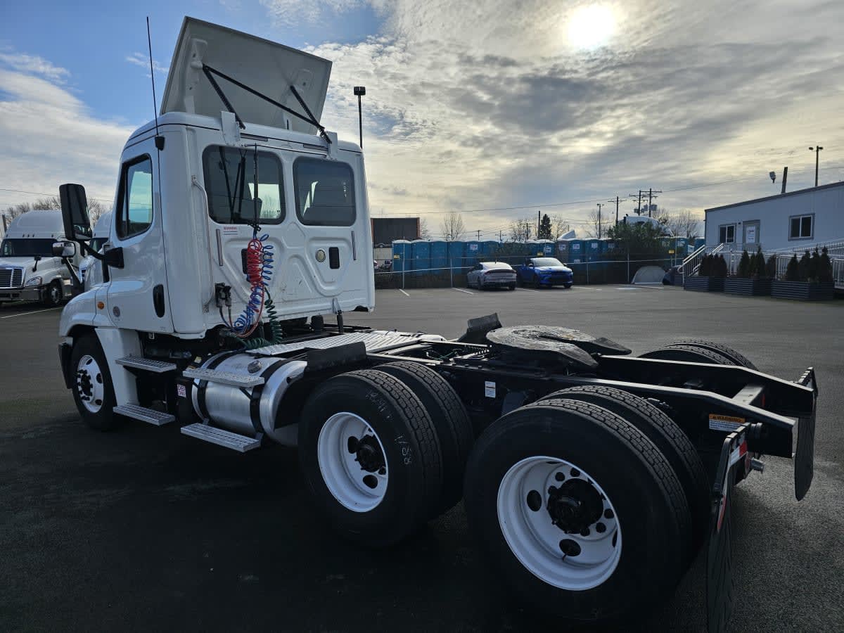 2016 Freightliner/Mercedes CASCADIA 125 658108