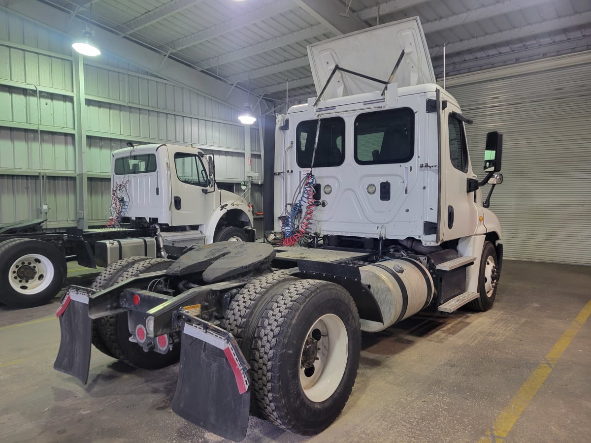 2016 Freightliner/Mercedes CASCADIA 125 658125