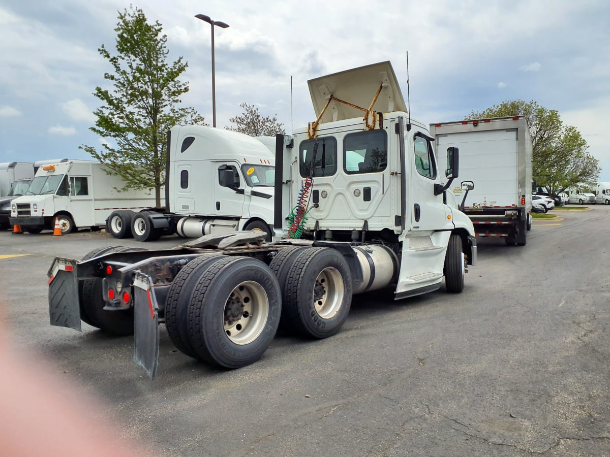 2016 Freightliner/Mercedes CASCADIA 125 658238