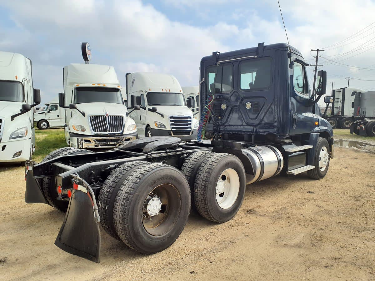 2016 Freightliner Cascadia in Converse, TX — photo 4