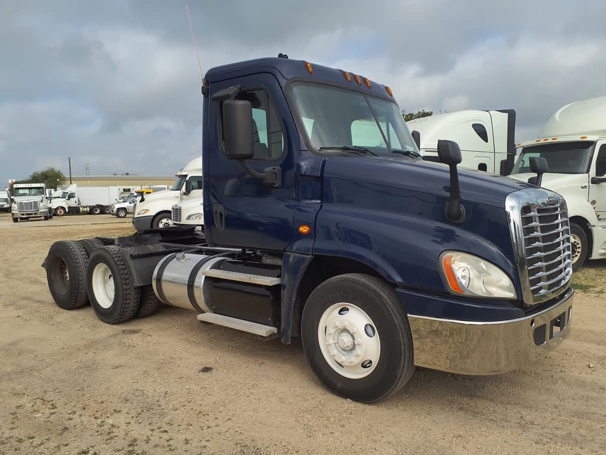 2016 Freightliner Cascadia in Converse, TX